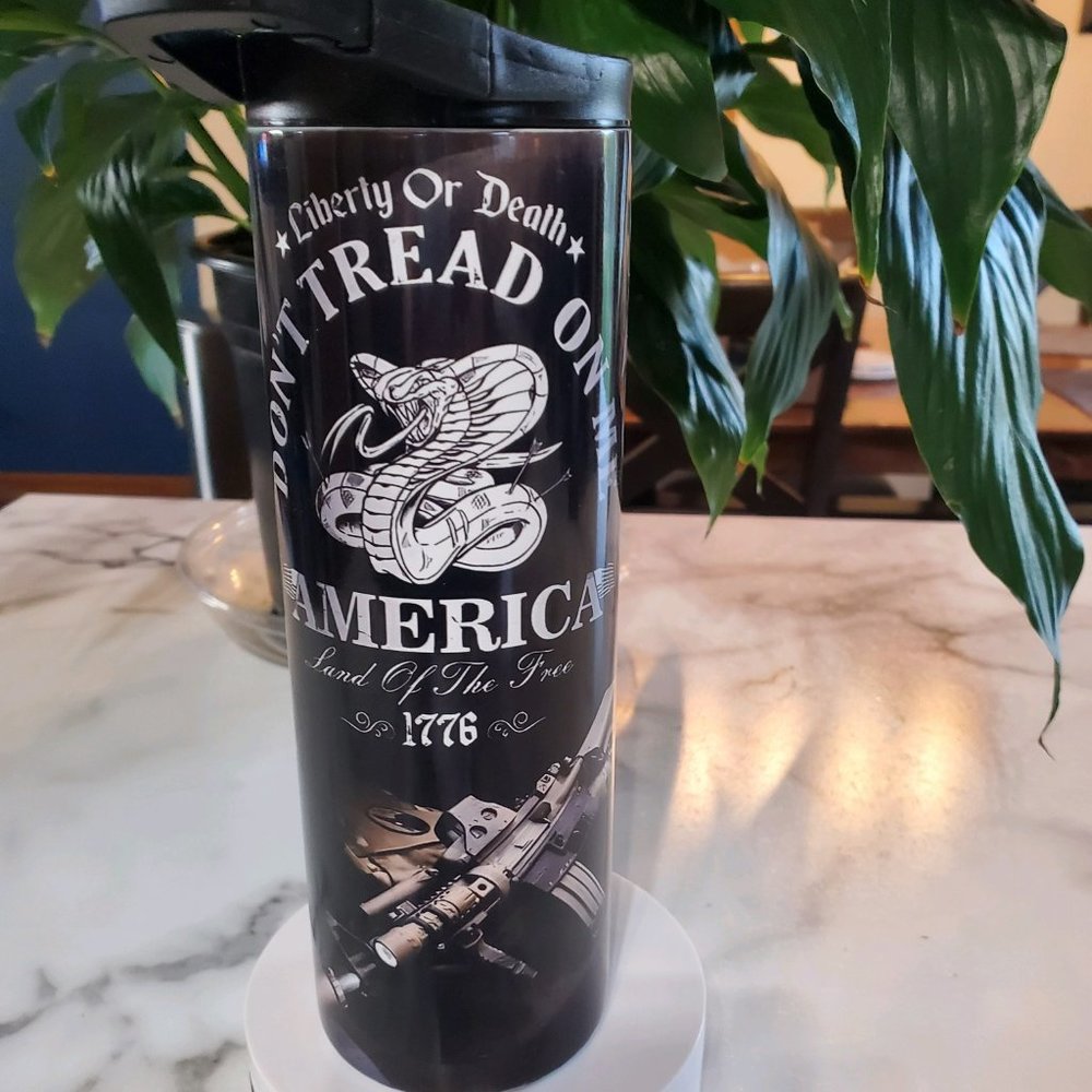 DON'T TREAD ON ME 20oz Tumbler with duo lids 🎉sale
